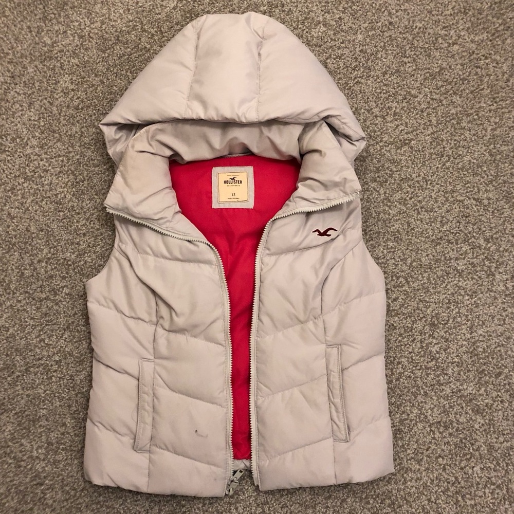 Hollister Puffy White Vest